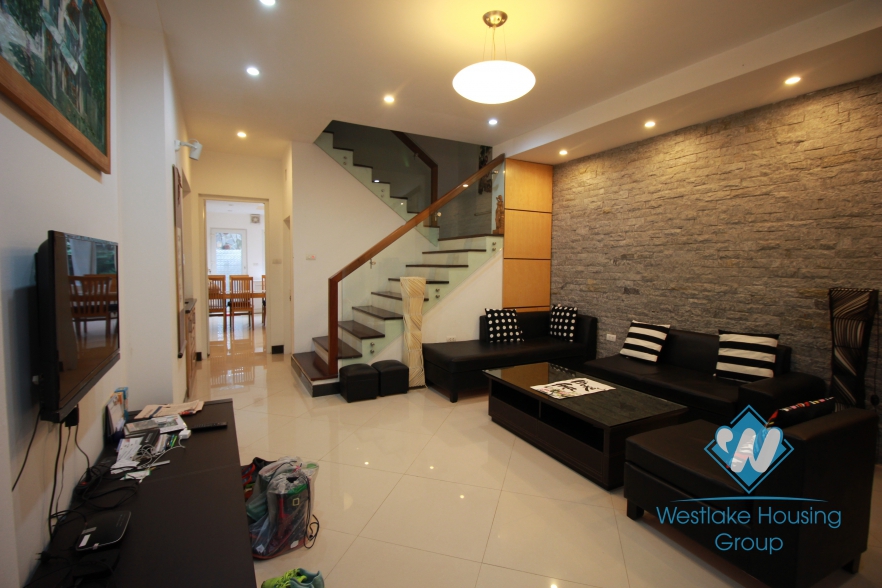 Elegant 5 bedroom house for rent near West lake side